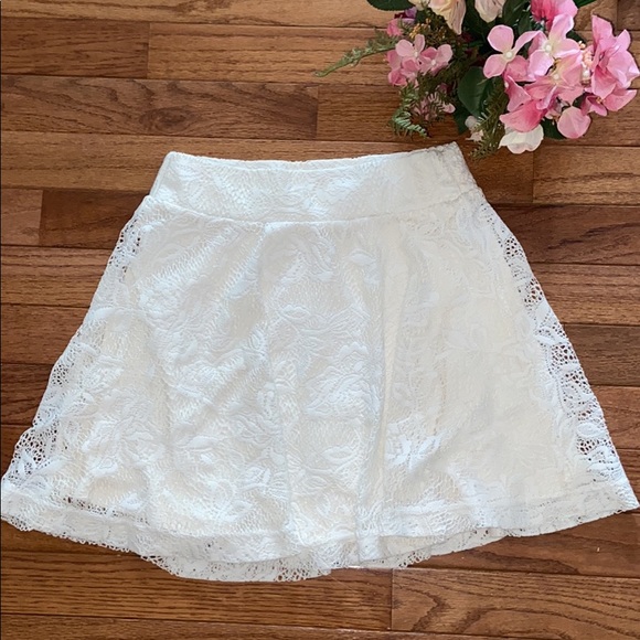 Charlotte Russe Dresses & Skirts - Ivory lace skirt